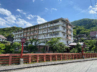 315547671